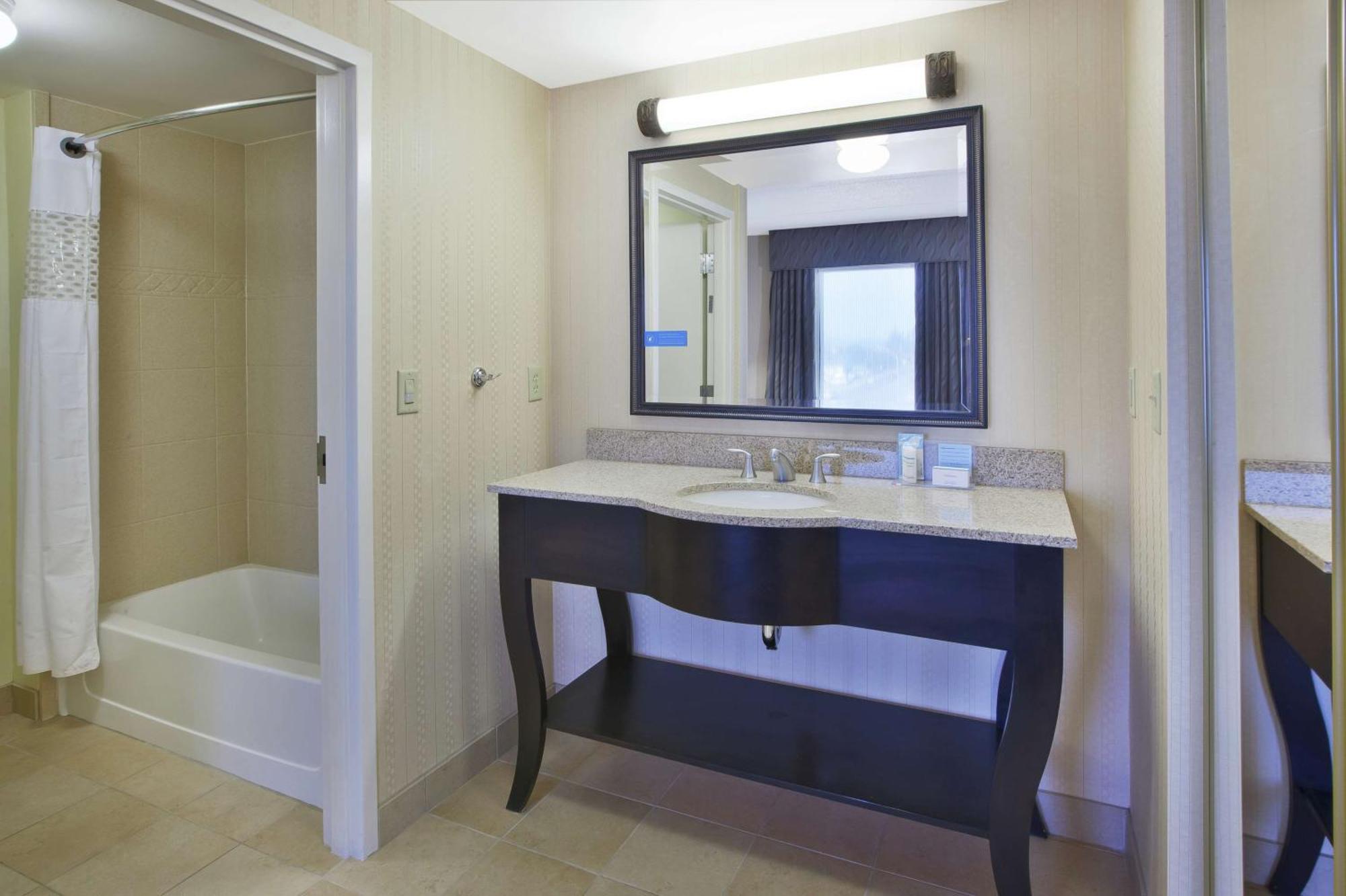 Hampton Inn & Suites Plattsburgh Εξωτερικό φωτογραφία